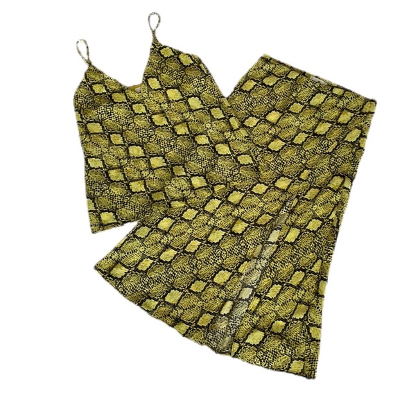 Socialite Snakeskin Yellow and Place Two Piece Set Skirt and Camisole - Picture 11 of 11